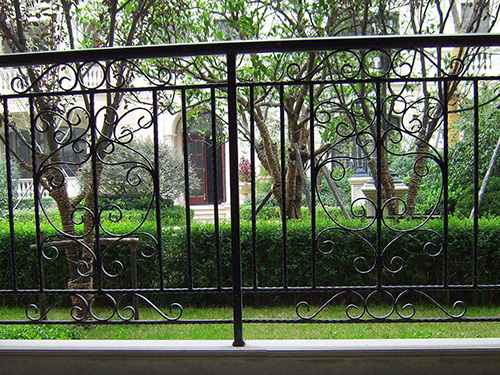 鐵藝陽臺護欄 鐵藝陽臺護欄