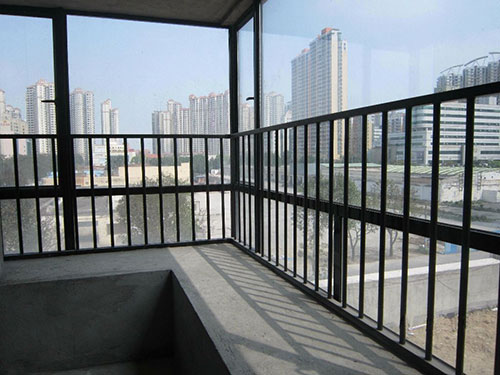 鋅鋼陽臺(tái)護(hù)欄圖片1